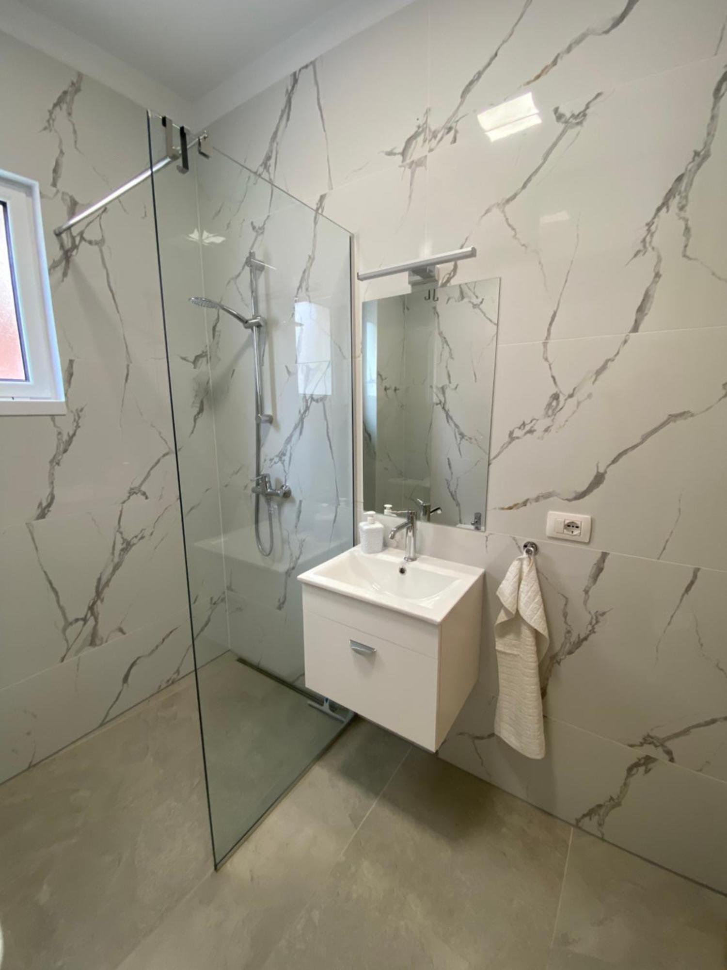 Sunny Apartament Saranda 2 Dış mekan fotoğraf